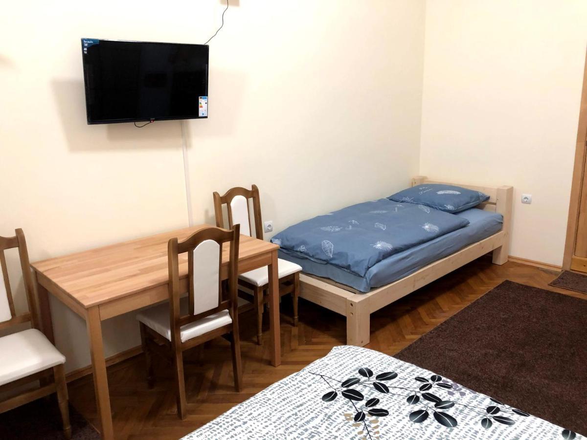 Gil Apartments, Korzo 7,2 Centre ウージュホロド エクステリア 写真